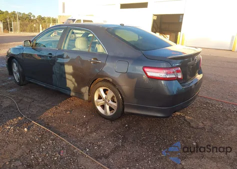 2010 Toyota Camry Se z USA, uszkodzony, nr VIN 4T1BF3EK5AU029292